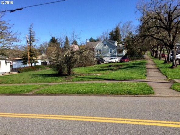 295 SE Fowler St, Roseburg, OR 97470